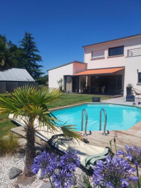 Maison avec piscine chauffée